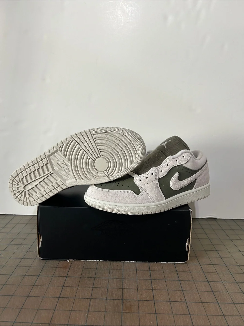 Air Jordan 1 Low ‘Medium Olive’